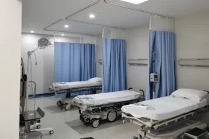 camillas-hospital-real-san-lucas